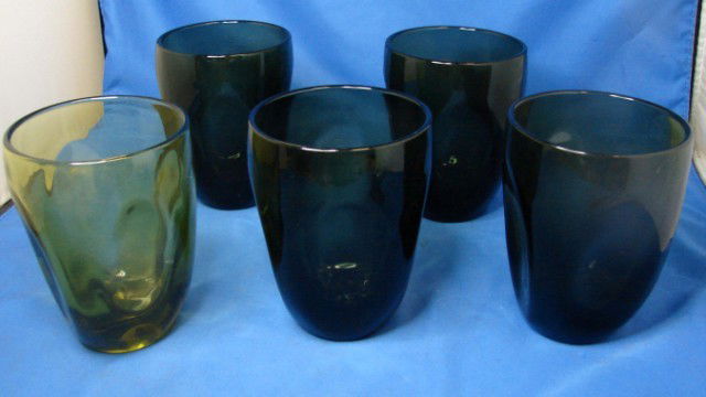 5 Russel Wright Imperial Glass Co. Pinch glasses: 5 Russel Wright Imperial Glass Co. Pinch glasses, 4 are a dark green and one is lighter; 4.5" tall and 3.5" dia. No chips or cracks.