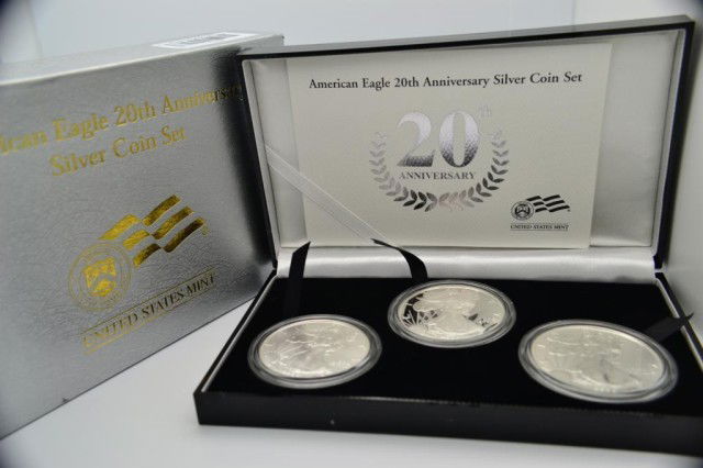 American Eagle 20th Anniversary Silver Coin Set: American Eagle 20th Anniversary Silver Coin Set