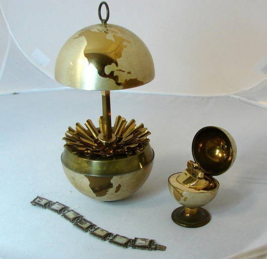 Retro Globe Cigarette Holder & Lighter; Bracelet