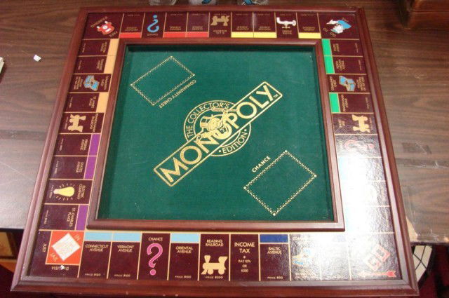 Collector's Edition Monopoly Set Franklin Mint: Collectors Edition FRANKLIN MINT Monopoly Game: Deluxe Edition, Replica of 1935 Edition. Die Cast Game Pieces, Hardwood Frame Game board, Bankers Drawer, 22" Square.