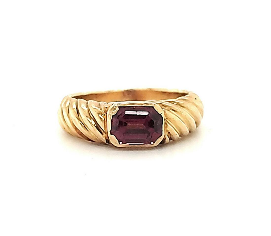 18kt yellow gold garnet ring (1 of 6)