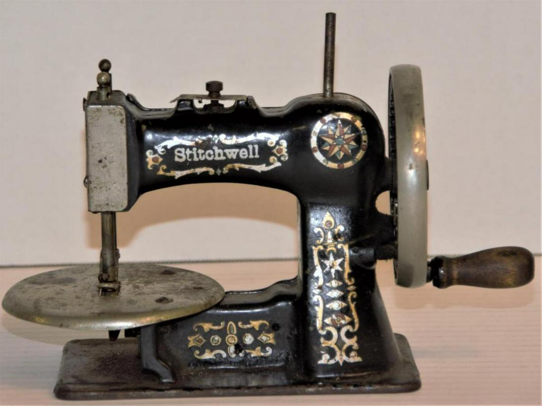 Antique Toy Sewing Machine (1 of 4)