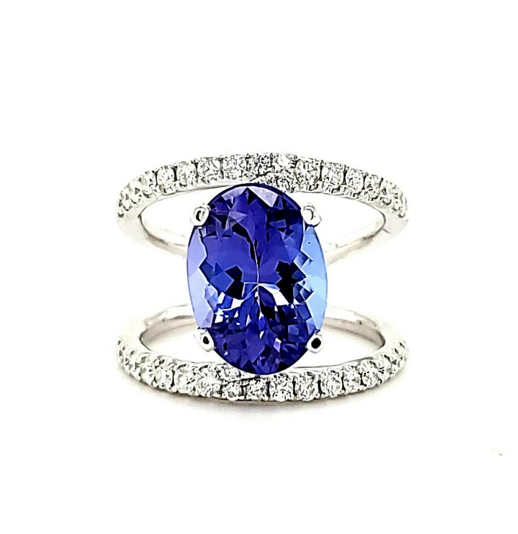 18kt white gold tanzanite and diamond ring (1 of 7)