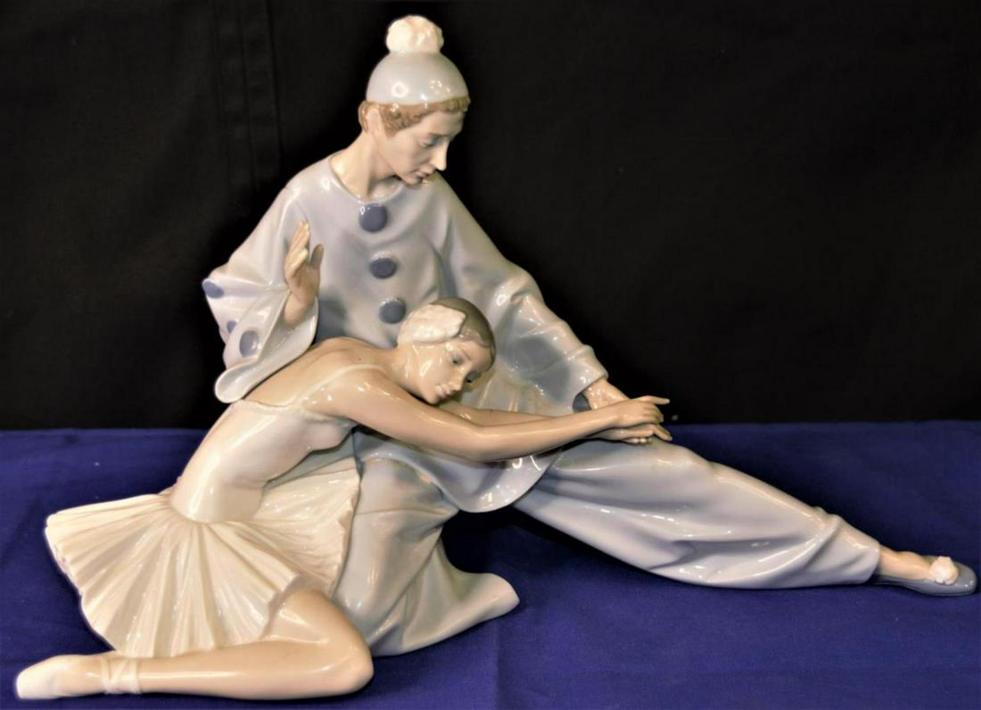 Retired Lladro Figurine "Closing Scene" #4935 (1 of 4)