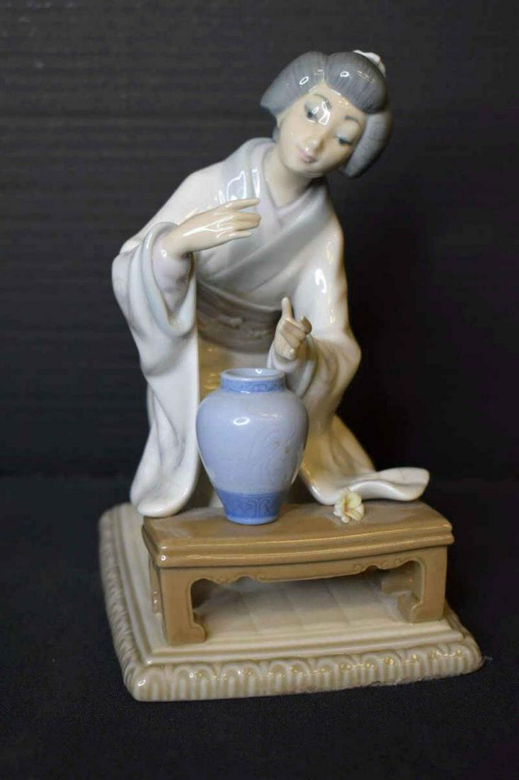 Lladro Figurine (1 of 5)