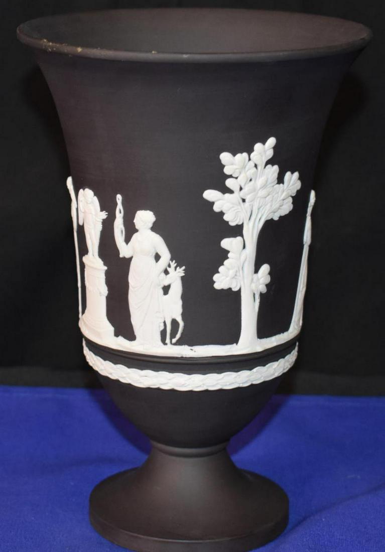 Wedgwood Arcadian Vase Cream Color & Black Jasper: Wedgwood Arcadian Vase Cream Color on Black Jasperware, Height: 7 1/8 in