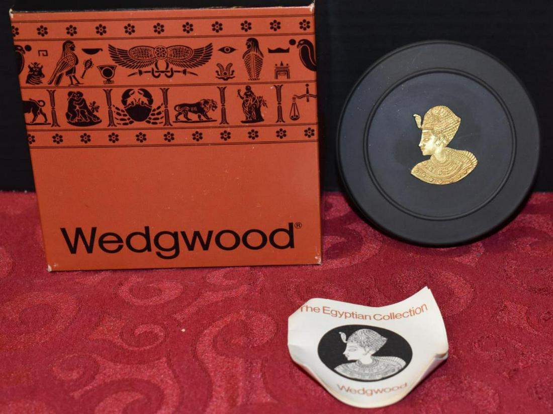 Wedgwood Terracotta Basalt Egyptian Collection: Wedgwood Terracotta Black Basalt Egyptian Collection Jasperware King Tut Round Trinket Box, in the original box