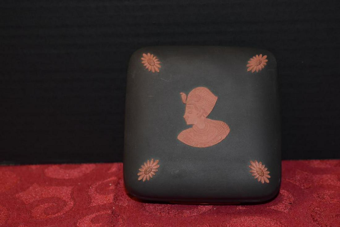 Wedgwood Terracotta Jasperware Basalt Trinket Box: Wedgwood Terracotta Jasperware Black Basalt King Tut Egyptian Trinket Box