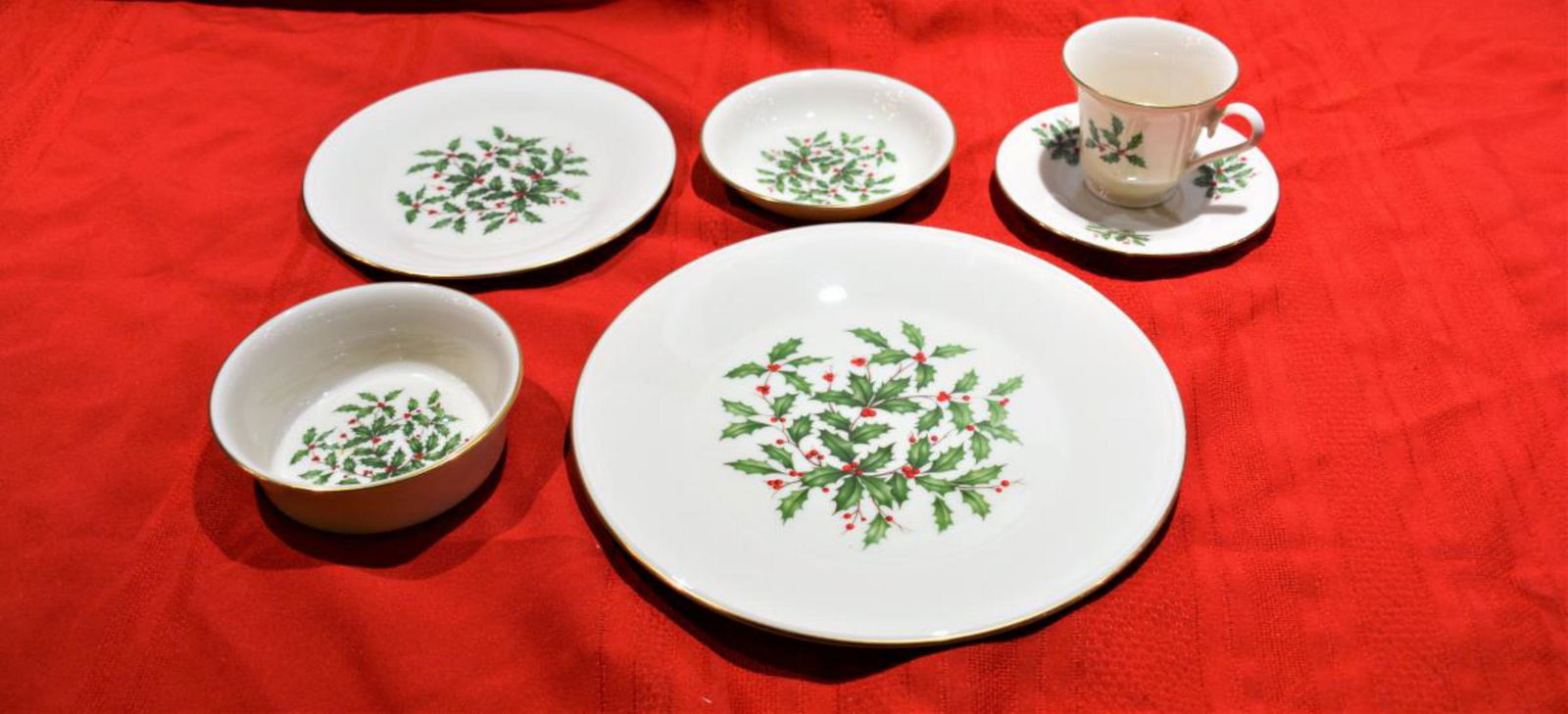 Lenox 6pc Holiday Table Setting for Four 24k Trim (1 of 8)