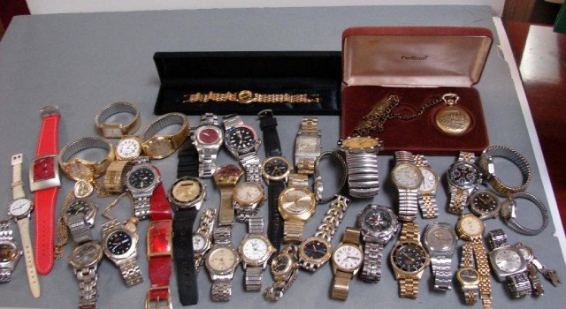 Box lot of 45 Watches - Mostly Men's: Box lot of 45 Watches - Mostly Men's, not tested. Seiko, Waltham, Brut, Nike, etc.