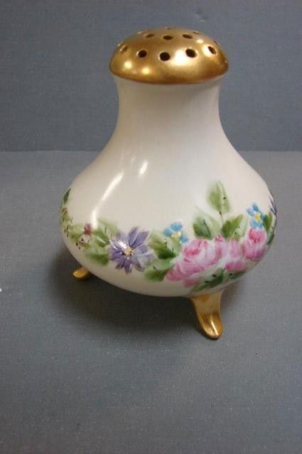 Vintage Limoges L. Bernardaud & Co. Powder Shaker: Vintage Limoges L. Bernardaud & Co. Powder Shaker , 4.5" tall; no chips, circa early 1900's.