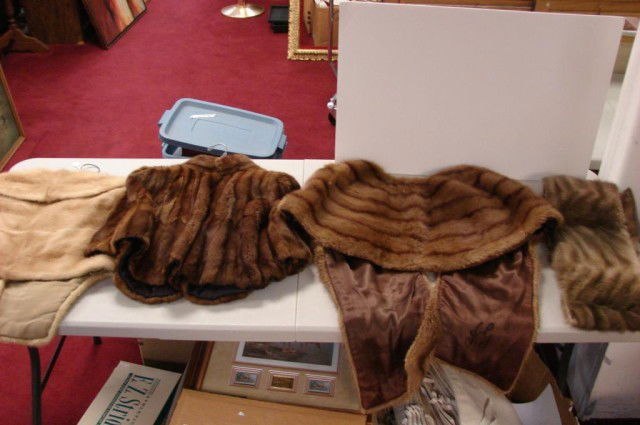 4 Vintage Mink Stoles: 4 Vintage Mink Stoles