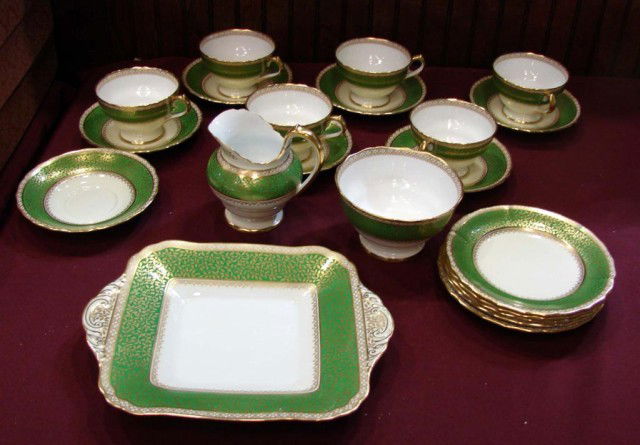 Spode China Arundel Pattern - tea or coffee set: Spode Bone China Arundel pattern, 6 cups, 7 saucers, 6 dessert plates, creamer and sugar and square cake plate. No chips or cracks.
