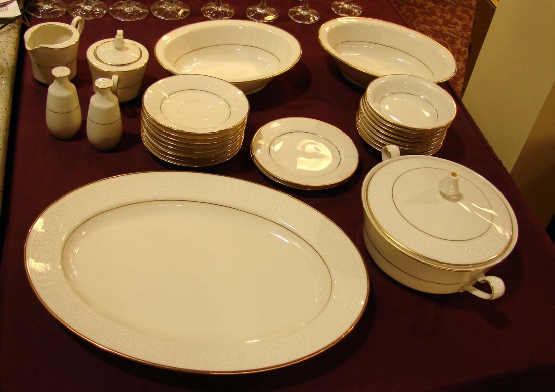 Noritake Tulane Fine China - 28 pcs.: Noritake Tulane Fine China, 8 fruit bowls, 2 bread plates, 8 saucers, 2 oval veg., platter, cov'd casserole, salt & pepper, creamer, covered sugar. No chips or utensil marks.