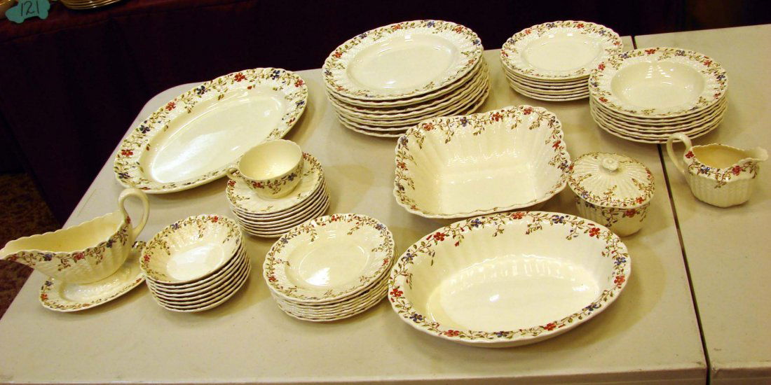 Spode Copeland Wicker Dale China. Svc. for 8 ++: Spode Copeland China in the Wicker Dale pattern; 10 dinner plates, 8 salad & bread plates, 8 rimmed soup, 8 fruit bowls, 8 cups & saucers, platter, gravy, sugar & creamer, sq. & oval vegetable dishes.