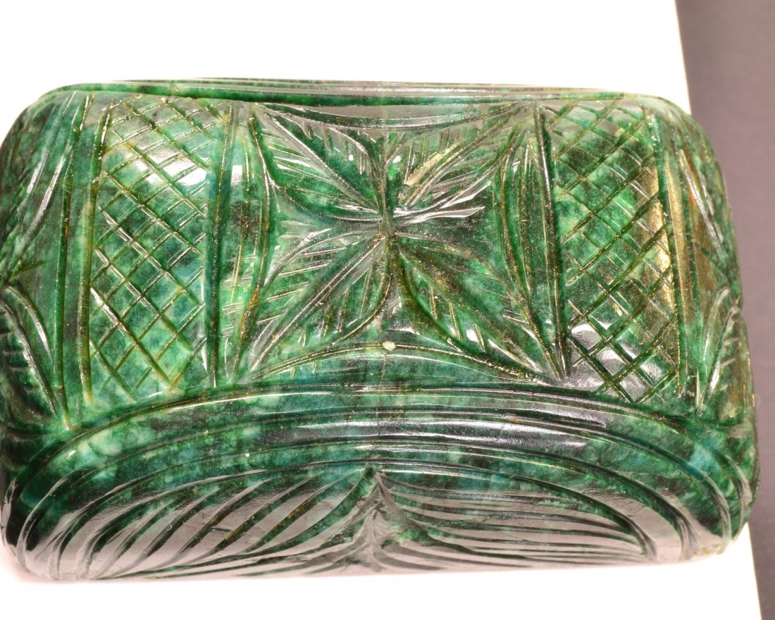 3740cts Carved Flower Emerald Stone: 3740cts Carved Flower Green Beryl Stone. Rectangular Carved measures 108 x 64 x 44mm. Carved Museum Stone. IGL cert #1083005428