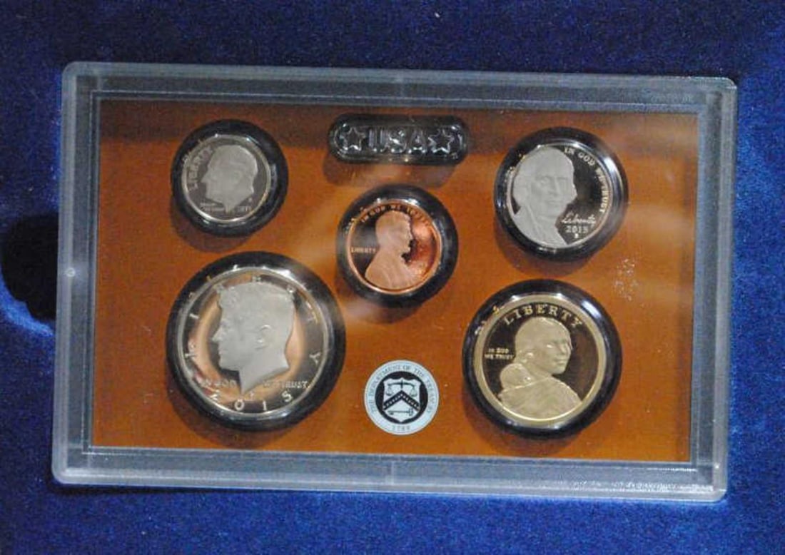 2015 U.S. Mint Proof Set in Deluxe Holder: Complete 20015 U.S. Mint Proof Set. 19 coins in total. Housed in a deluxe holder