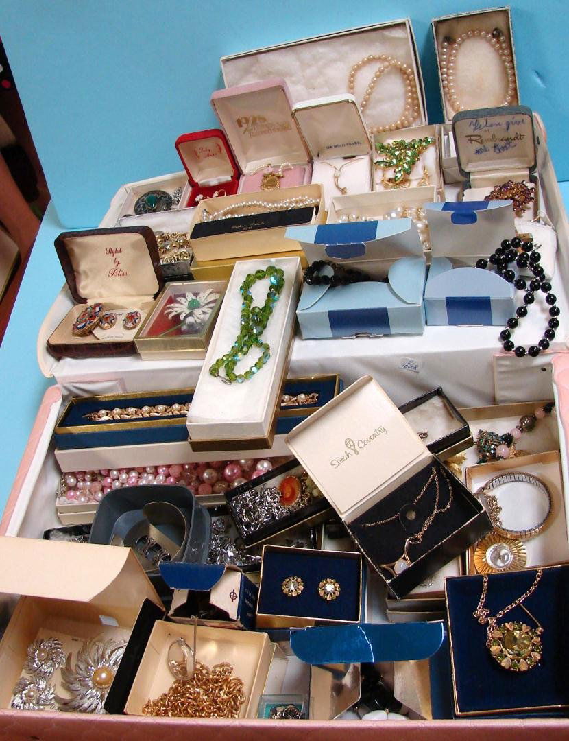 Lot of Vintage Costume Jewelry: Lot of Vintage Costume Jewelry, including many Avon pieces & some Sarah Coventry, most in original boxes.