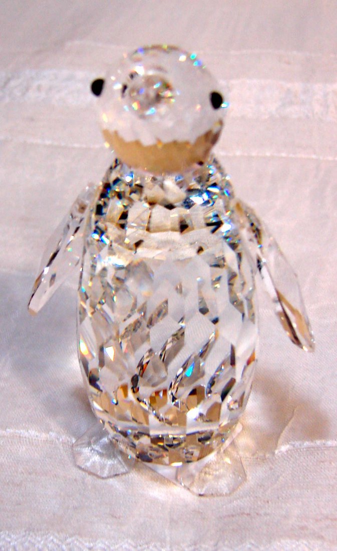 Swarovski Penguin 3": Swarovski Penguin 3", no chips; no box.