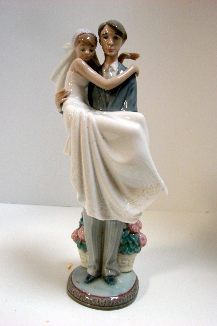 Lladro Bride & Groom "Over the Threshold": Lladro Bride & Groom "Over the Threshold" #5282, 10.25" tall, issued 1985; original box (with straw packing).