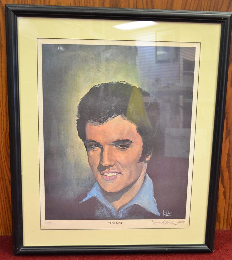 1977 Framed Elvis "The King" Print Signed Pat ONan: 1977 Framed Elvis Presley "The King" Print Signed Twice by Pat O'Nan. 1st Limited Edition (170/1000 ) Published by Esquire. 24"W x 28"H.