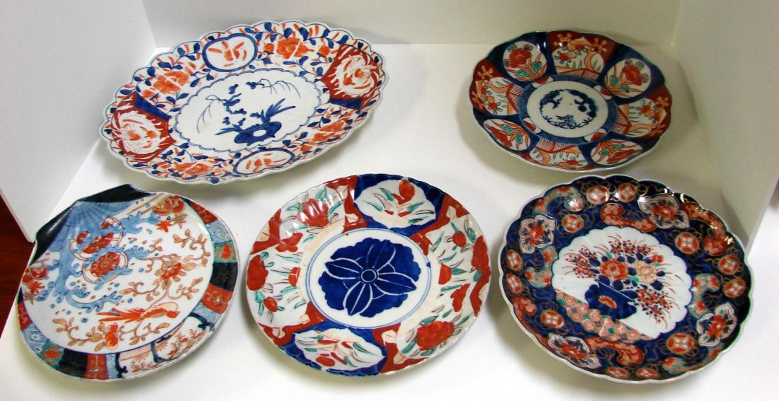 4 Antique Imari Plate, Oval Platter, c1900's: 4 Antique Imari Plates 8" in diameter, one platter 12" long, circ 19th century. No chips.