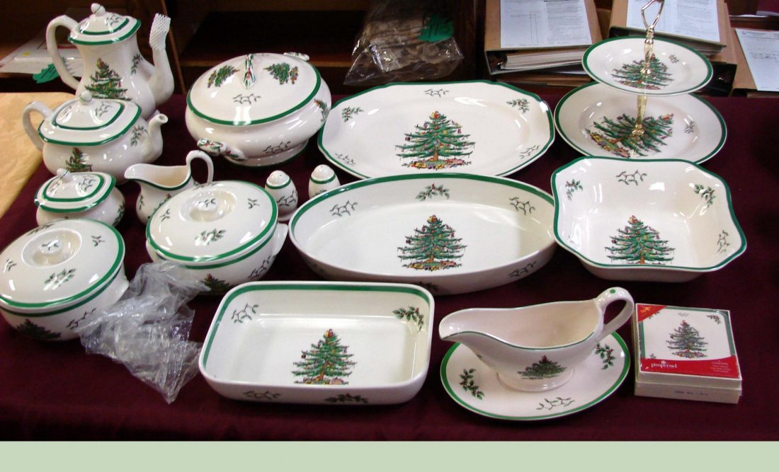 Spode Christmas Tree - 22 Serving Pieces: Spode Christmas Tree Serving Pieces - 2 tier tidbit, platter,oval & rectangular bakers, sq. veg., gravy w/underplate, salt & pepper, covered tureen, 2 round cov'd bowls, coffee & teapot, cream, sugar,