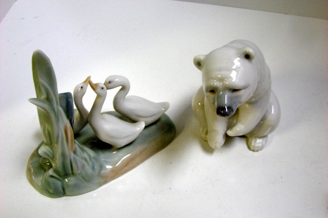 Lladro Resting Polar Bear & Geese Group: Lladro Resting Polar Bear & Geese Group, no chips; no box.