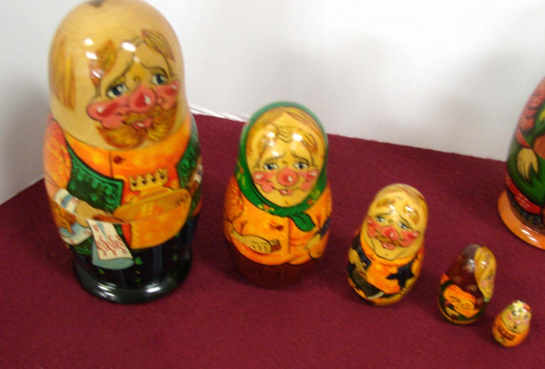 2 Russian Stackable Dolls, 2 Ukraine Eggs: 2 Russian Stackable Matryoshka Dolls, 2 Ukraine Eggs