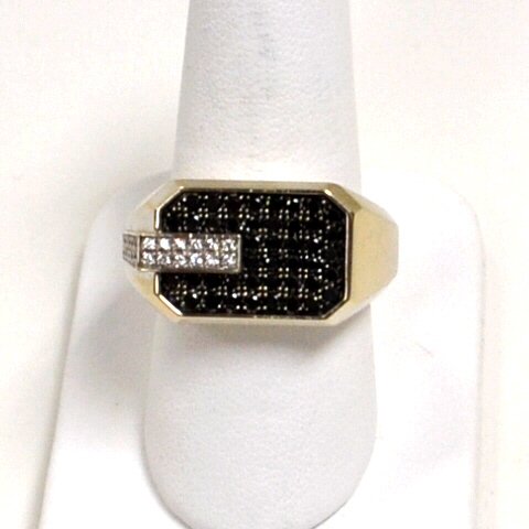14kwg Black & White Diamond Ring 1ctw: Man's 14kwg diamond ring with round prong set black diamonds mounted in an octagon shape along with a bar of white diamonds 1ctw, finger size 10. 13.8gm