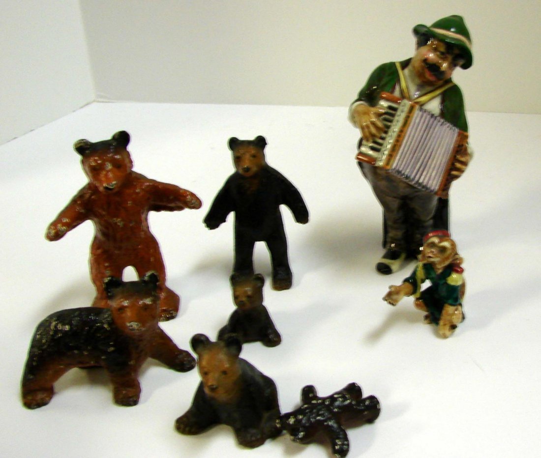 Gort Toto & Tony Figurines & 6 Vintage Lead Bears: Gort Toto & Tony Figurines, no chips, & 6 Vintage Lead Bears, some chips to paint.