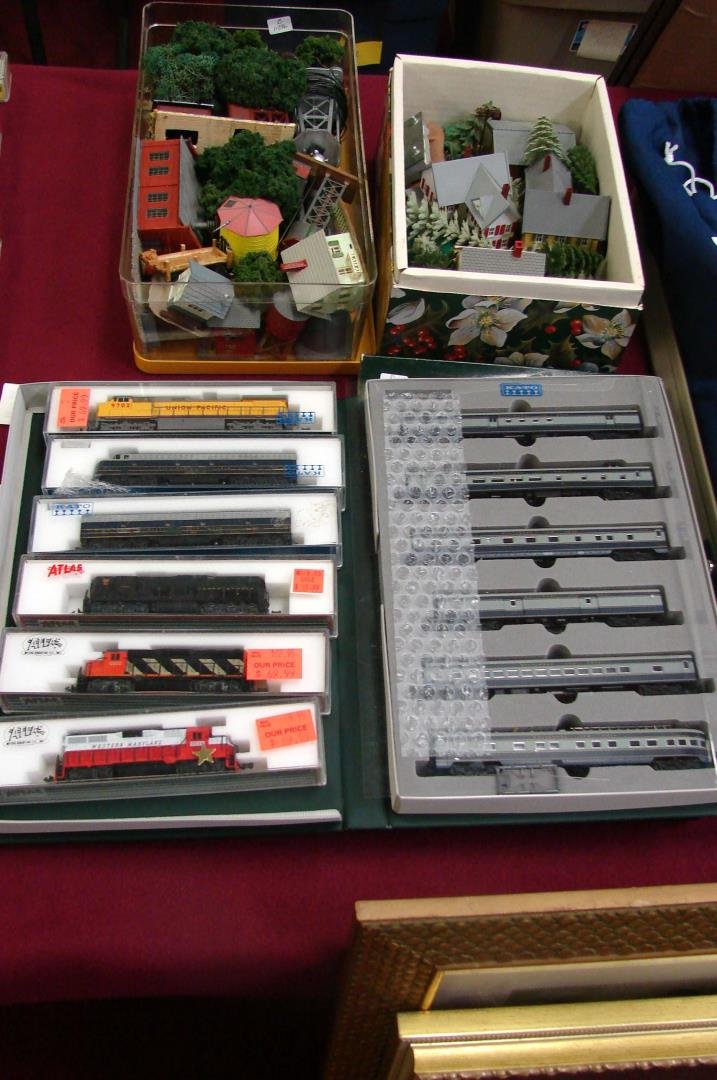Kato 6 car Set B&O, 3 Kato Engines, 3 Atlas Engine: Kato 6 car Set Baltimore & Ohio - Coach, Diner, Sleeper, Baggage, RPO & Observation, 3 Kato Engines - Pennsylvania, B&O and Union Pacific, 3 Atlas Engines - Pennsylvania, Western Maryland & Canadian N