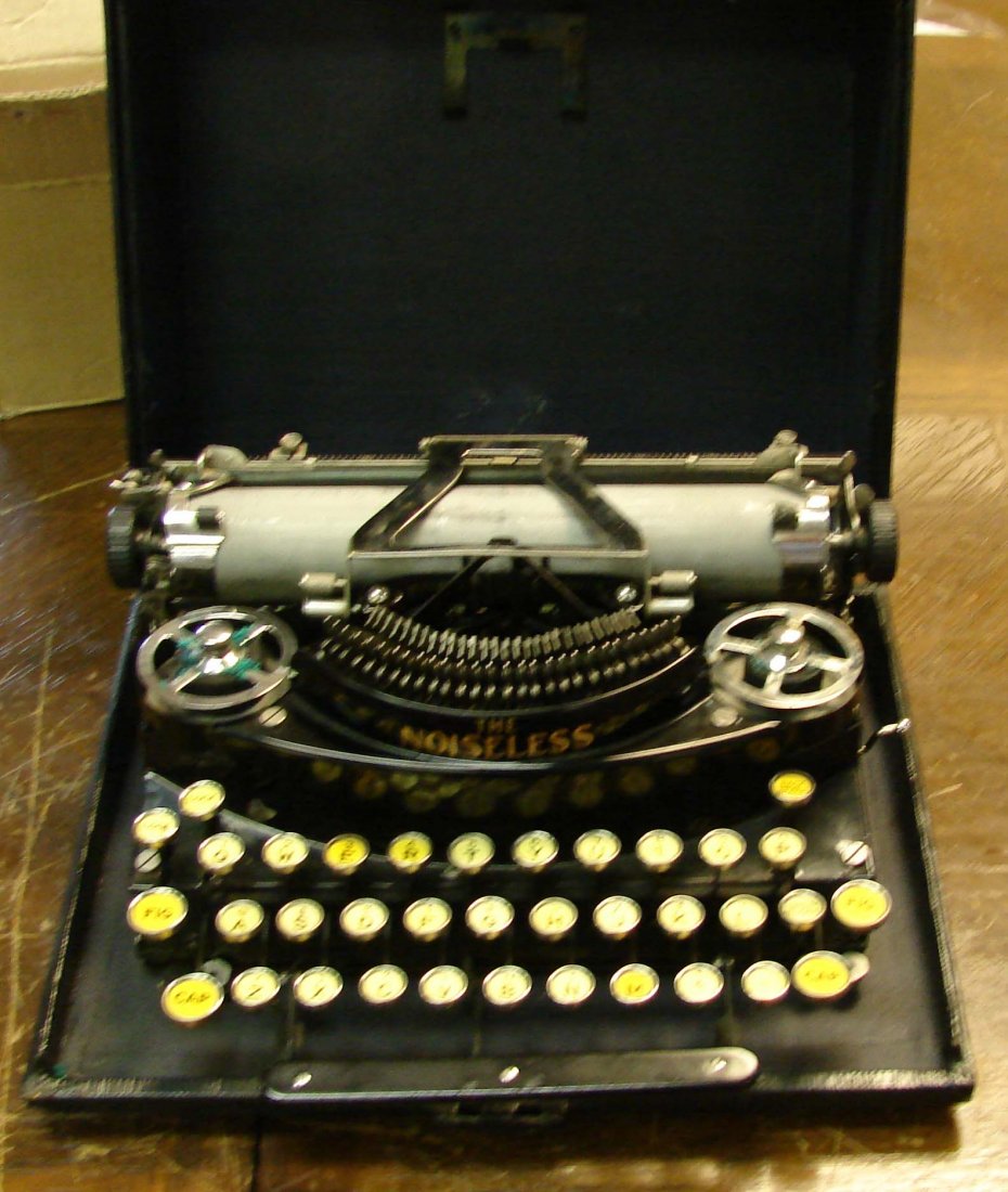 1920's Noiseless Typewriter: 1920's Noiseless Typewriter