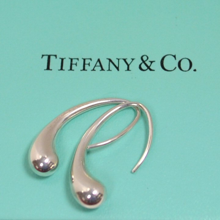 Sterling Elsa Peretti Earrings For Tiffany: Sterling teardrop ear hooks by Elsa Peretti for Tiffany & Co, 1" in length, 925 Spain.