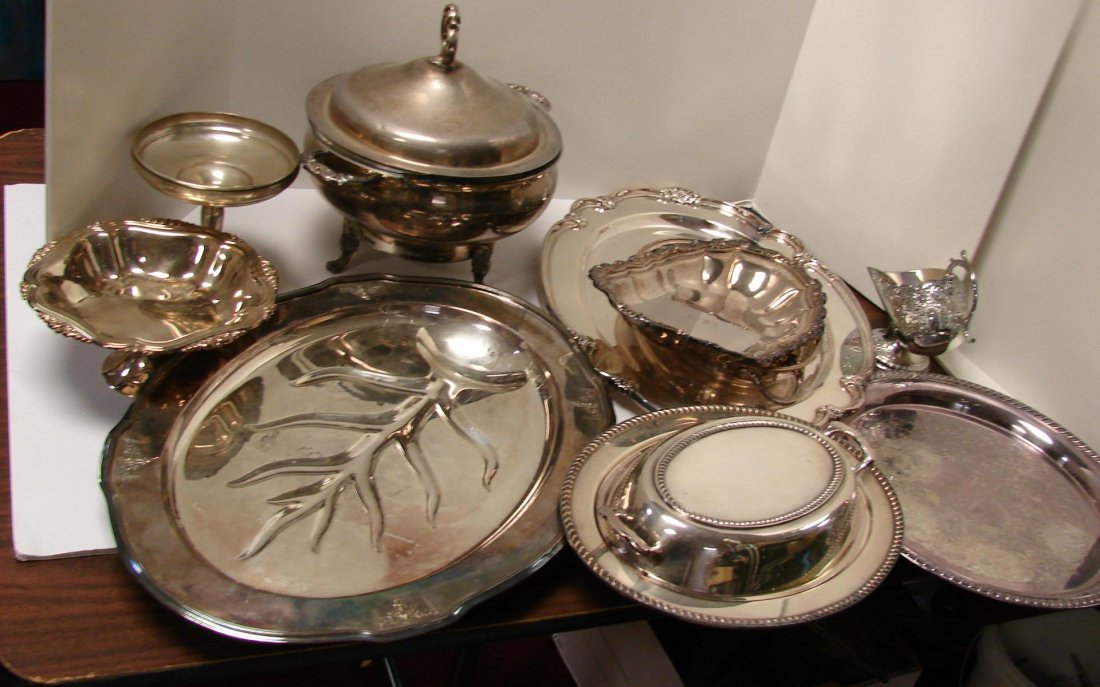 Lot of silverplate - trays, Elec. Casserole, etc.: Lot of silverplate including trays, an electric casserole with pyrex insert, footed compote, etc.