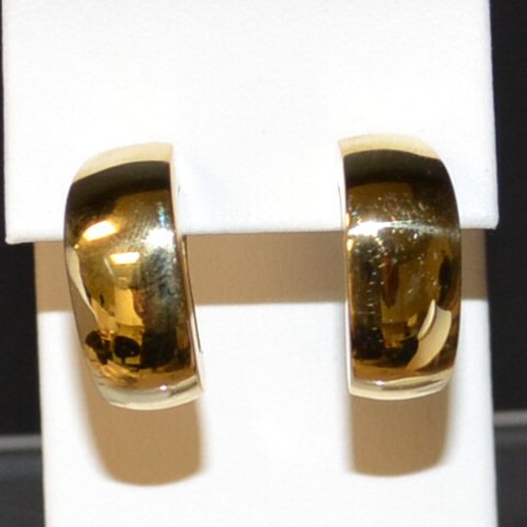 18kyg Mauboussin Hoop Earrings: 18kyg hoop earrings by Mauboussin,9mm in width, 20mm in length with sturdy snap backs. 18gm