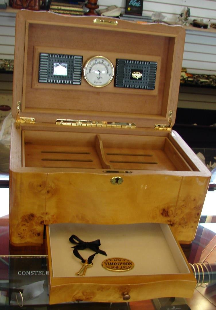 Thompson Burled Wood Cigar Humidor: Thompson Burled Wood Cigar Humidor, like new