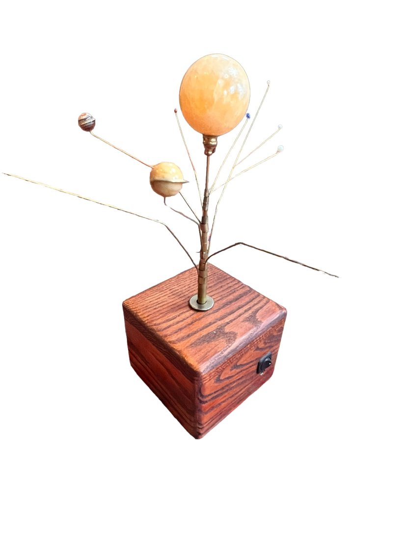 VINTAGE MOTORIZED SOLAR SYSTEM ORRERY (1 of 5)