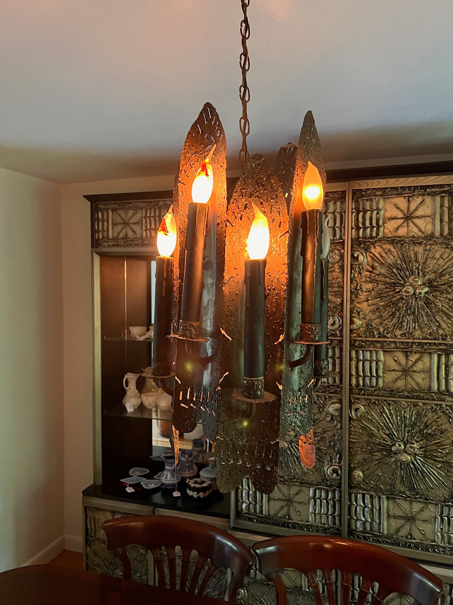 Mid Century Modern Designer Tom Greene Brutalist Chandelier: Mid Century modern Brutalist chandelier attributed to designer Tom Greene. Chandelier is in working condition and includes the original canopy. Amazing condition. Measures 23.5 inches tall x 13 inches