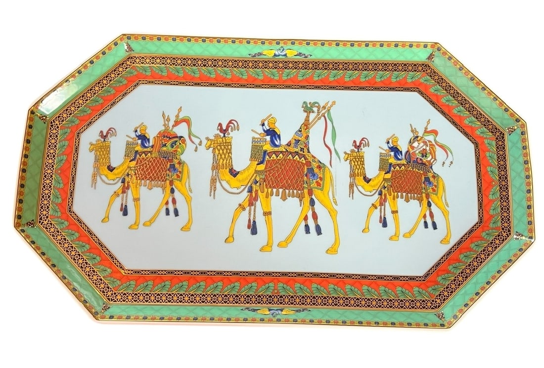 Versace Rosenthal Marco Polo Platter: Versace Rosenthal Marco Polo Platter. Platter is in very good condition and measures 14.5 inches x 8.5 inches. Versace is one of the most recognizable names in the world. The luxury House immediately