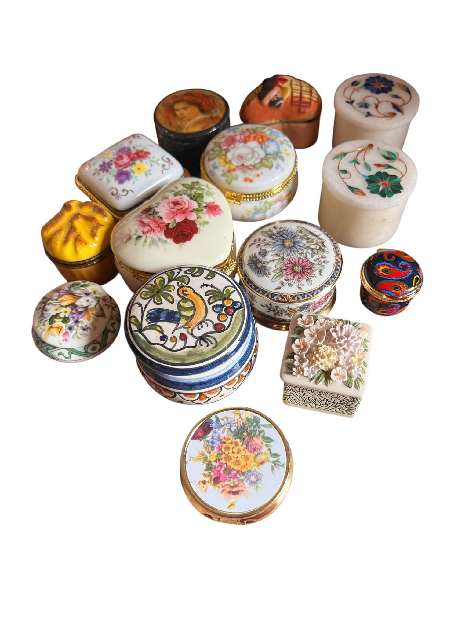 Group of 14 Assorted Diminutive Boxes (1 of 4)