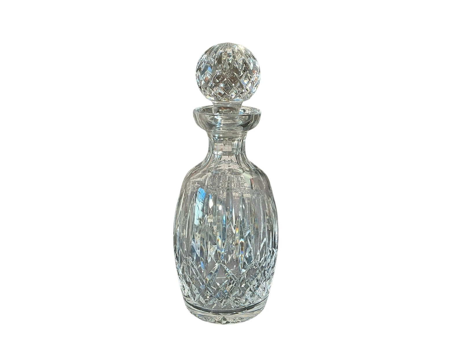 Vintage Waterford Crystal Decanter: Vintage Waterford Crystal Decanter. Decanter is in excellent condition measuring 10.5 inches tall. Gorgeous decanter. In House shipping is available for this lot. ****** Please review all photos for f