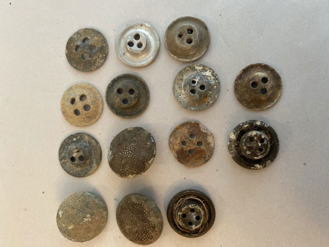World War 2 German Army Wehrmacht Found Bunker Buttons (1 of 2)