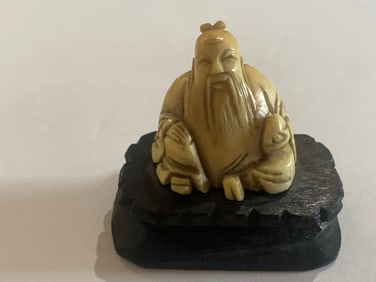 Antique Japanese Netsuke Figure