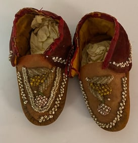 Antique Native American Plains Indians Beaded Moccasins