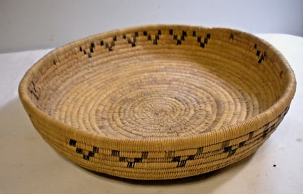 Native American Vintage Juncus Kumeyaay 'Sawil' Wedding basket by Celia Silva