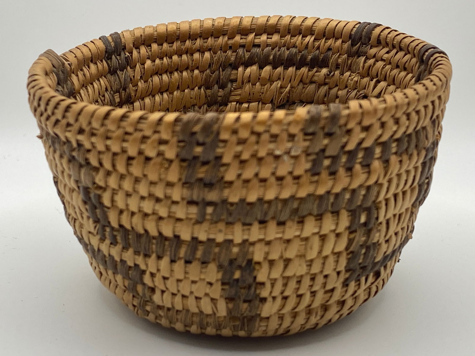 Antique Yavapai Apache Native American Coiled Basket (1 of 4)