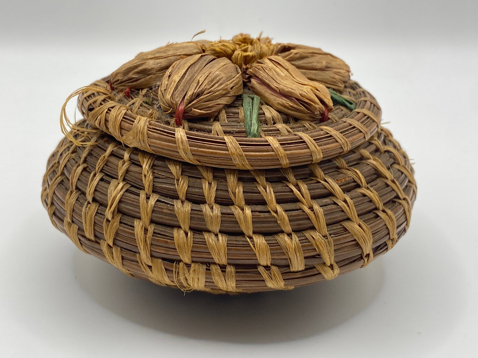 Antique Native American Coushatta Pine Needle Basket (1 of 5)