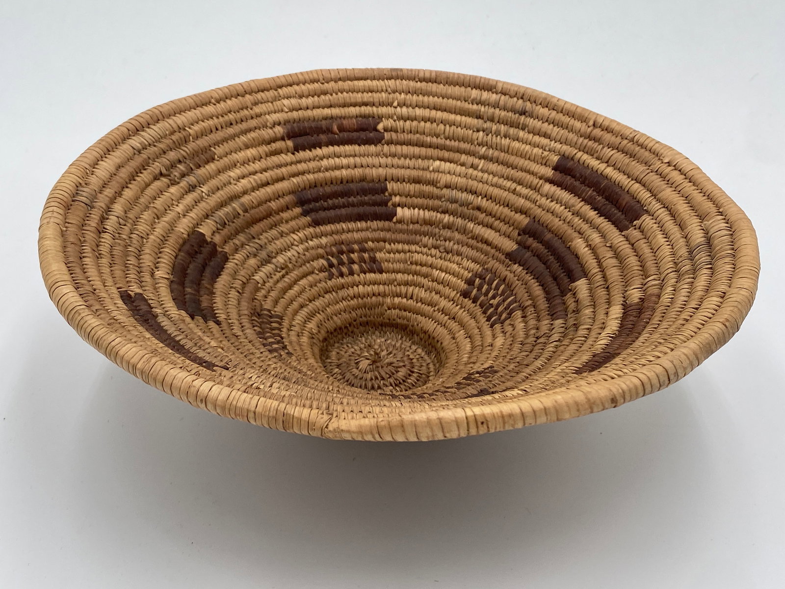 Antique Native American Basket (1 of 3)