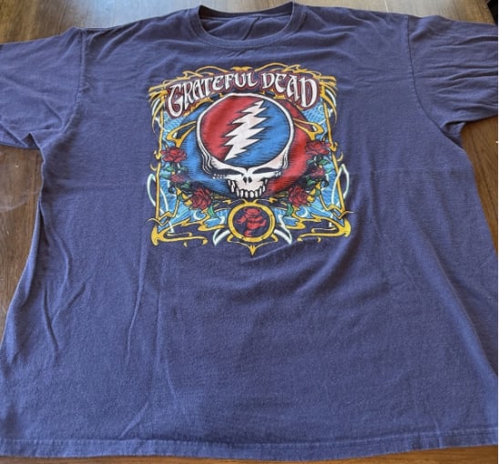 Grateful Dead 1994 Concert Lot T Shirt: 1994 concert lot T-shirt